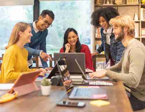 尊龙集团工作生活体验